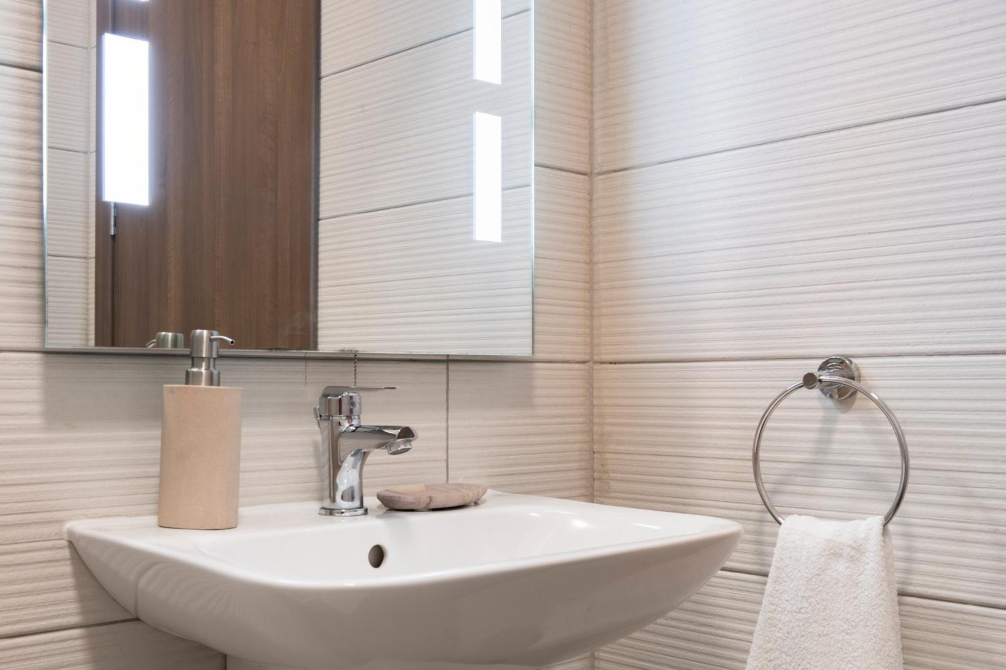 Staymela Apartments - Kappara ภายนอก รูปภาพ